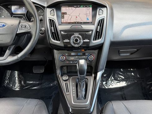 Used 2015 Ford Focus Titanium FWD image 32
