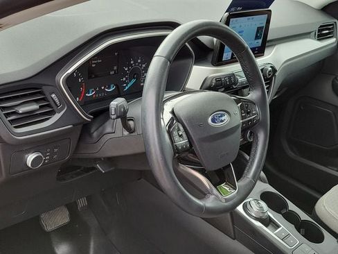 Used 2022 Ford Escape SE w/ Cold Weather Package AWD/4WD image 6