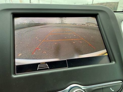 Used 2022 Chevrolet Equinox LT image 25