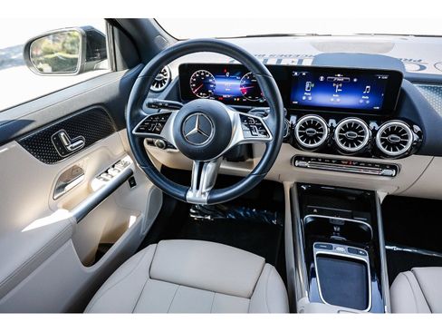 Used 2025 Mercedes-Benz GLA 250 image 14