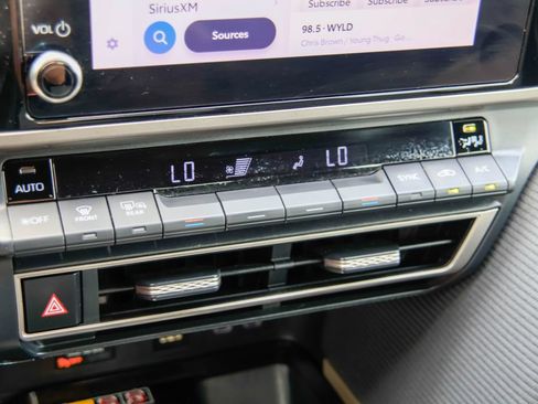 Used 2025 Toyota Camry SE FWD image 16
