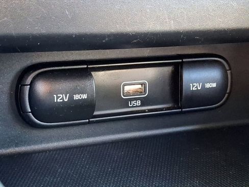 Certified 2021 Kia Seltos S image 24