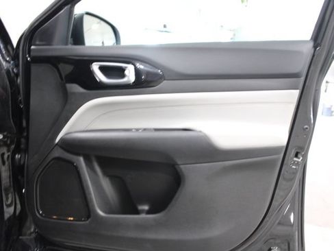 Used 2024 Jeep Compass Limited AWD/4WD image 23