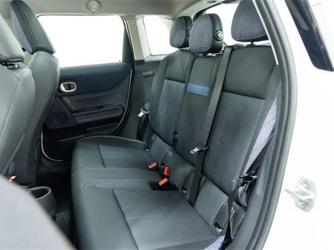 Certified 2025 MINI Cooper S image 23