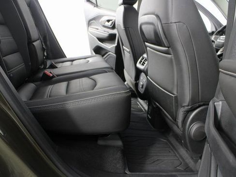 Used 2023 GMC Terrain Denali w/ Denali Premium Package image 25