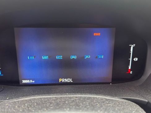 Used 2024 Ford Escape ST-Line w/ Tech Pack #1 FWD image 12