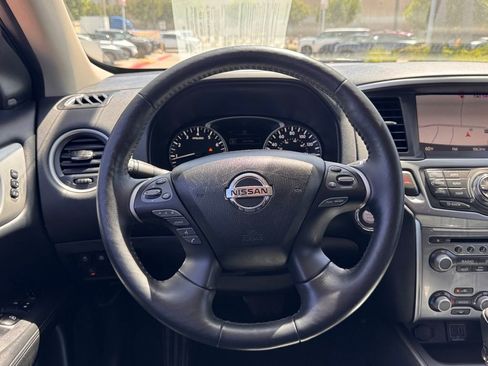 Certified 2020 Nissan Pathfinder SL FWD image 14