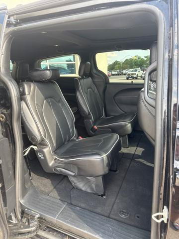 Used 2026 Chrysler Pacifica Limited w/ S Appearance Package FWD image 23