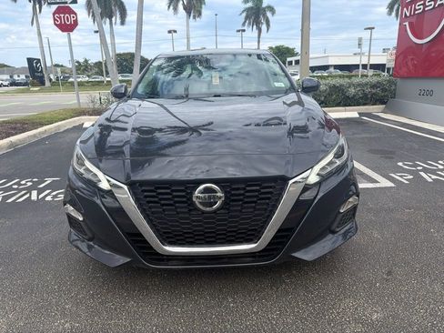 Used 2021 Nissan Altima 2.5 SV FWD image 3
