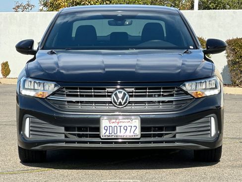 Used 2022 Volkswagen Jetta Sport image 10