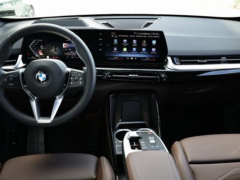 Used 2025 BMW X1 xDrive28i w/ Technology Package image 26