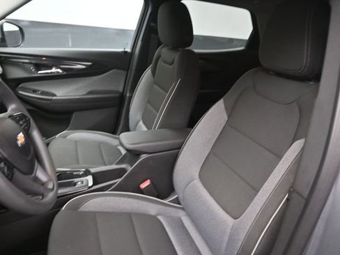 Used 2025 Chevrolet TrailBlazer LT FWD image 19