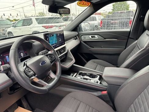 Used 2025 Ford Explorer ST-Line AWD/4WD image 10