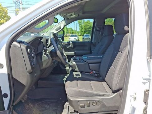 Used 2024 Chevrolet Silverado 2500 Custom w/ Custom Value Package image 10