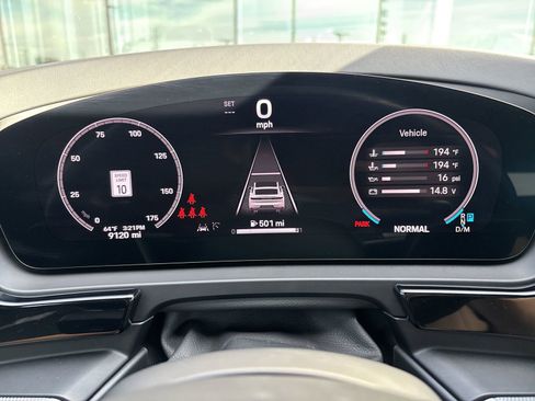 Certified 2024 Porsche Cayenne Coupe image 16