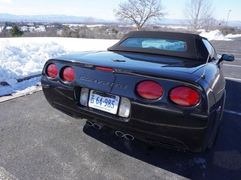 Used 2004 Chevrolet Corvette 2dr Convertible w/ Preferred Equipment Group image 12
