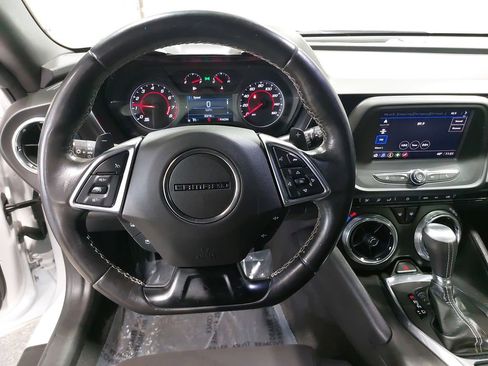 Used 2021 Chevrolet Camaro LT image 15