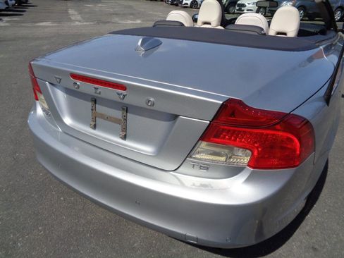 Used 2011 Volvo C70 T5 w/ Convenience Pkg image 19