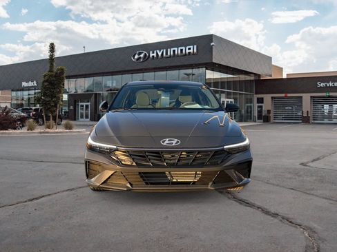 Certified 2026 Hyundai Elantra Sport image 8