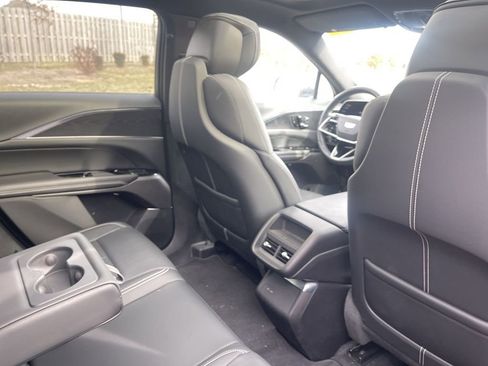 Certified 2024 Cadillac Lyriq Luxury image 22