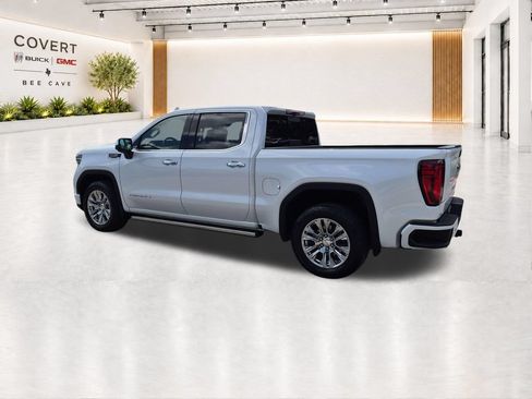 Used 2023 GMC Sierra 1500 Denali w/ Technology Package AWD/4WD image 10