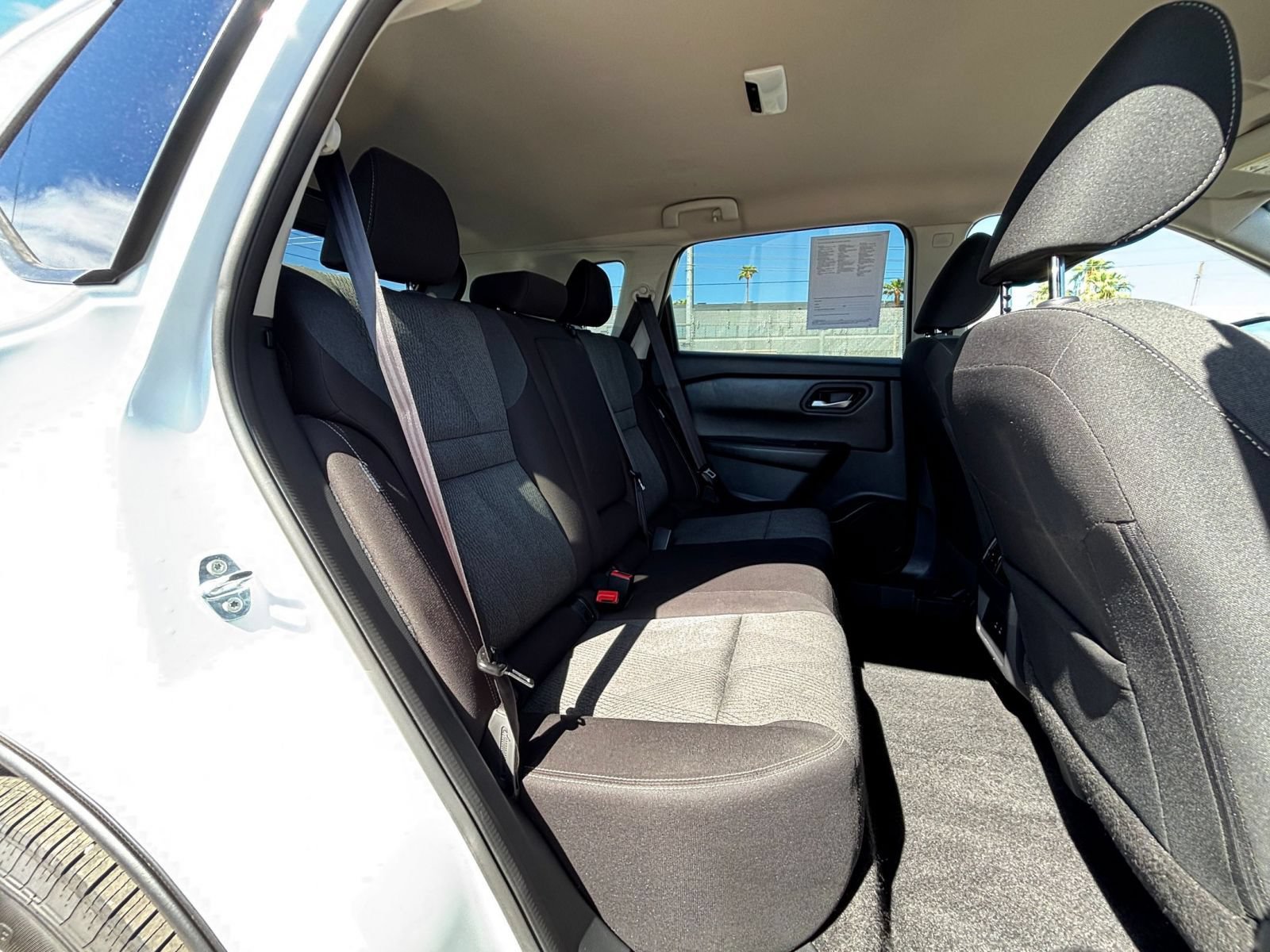 Used 2025 Nissan Rogue SV AWD/4WD image 40
