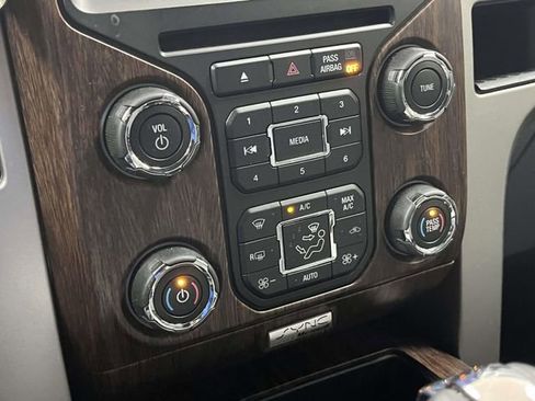 Used 2013 Ford F150 Lariat w/ Mid Equipment Group image 30