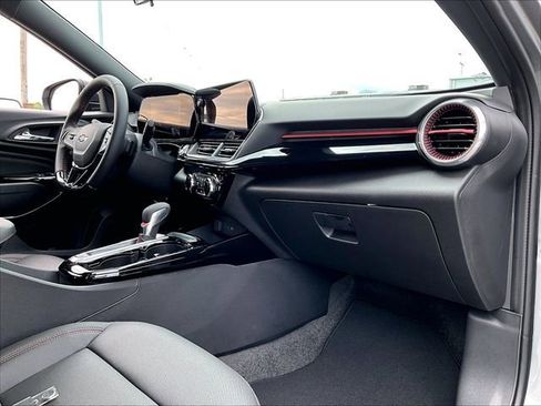 New 2026 Chevrolet Trax RS w/ Sunroof Package FWD image 9