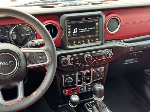 Used 2023 Jeep Wrangler Unlimited Rubicon 4xe AWD/4WD image 3