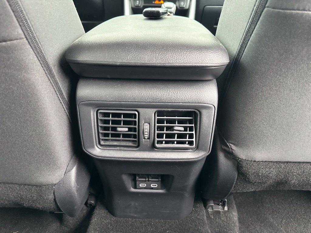 Used 2025 Toyota RAV4 XLE AWD/4WD image 34