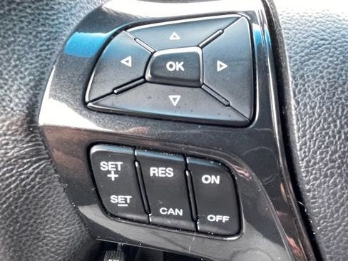 Used 2017 Ford Explorer XLT w/ Equipment Group 202A FWD image 18