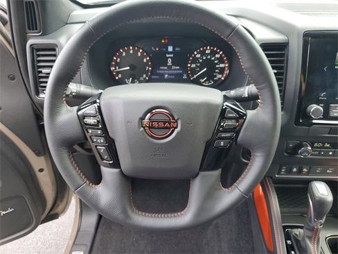 Used 2023 Nissan Frontier PRO-4X w/ Pro-4X Premium Package image 17