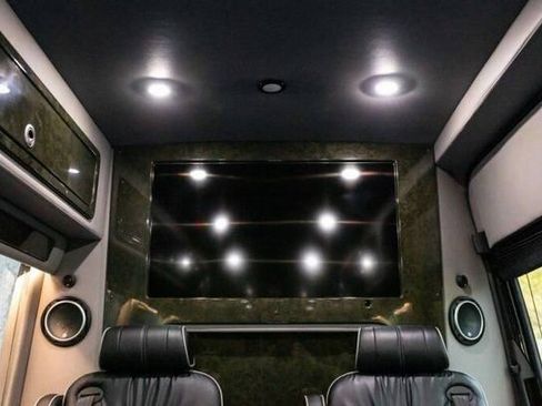 Used 2017 Mercedes-Benz Sprinter 2500 image 12