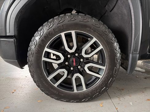 Used 2021 GMC Sierra 1500 AT4 image 4