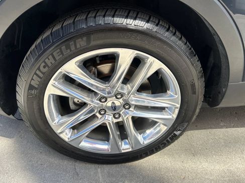 Used 2017 Ford Explorer Limited w/ Equipment Group 301A AWD/4WD image 27
