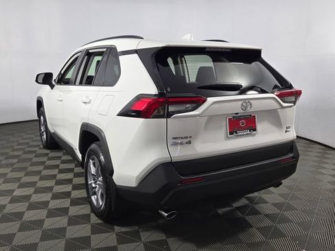 Used 2025 Toyota RAV4 XLE AWD/4WD image 11