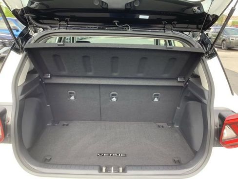 Certified 2025 Hyundai Venue Limited FWD image 12