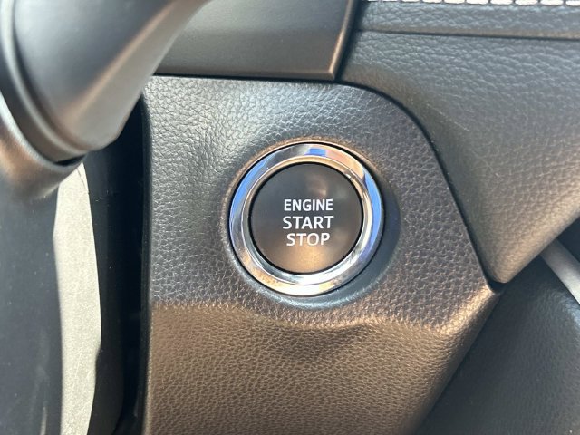 Used 2025 Toyota RAV4 XLE AWD/4WD image 28