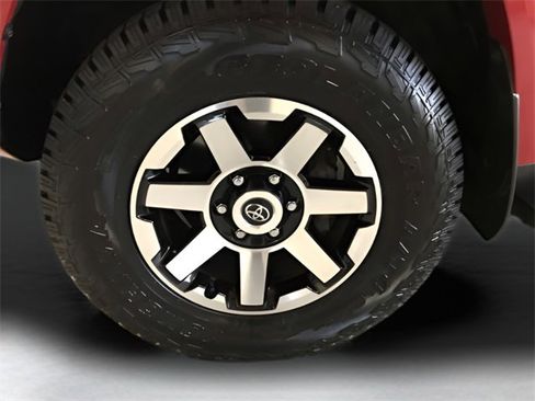 Certified 2024 Toyota 4Runner TRD Off-Road Premium image 10