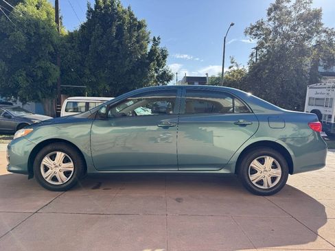 Used 2010 Toyota Corolla LE w/ All Weather Guard Pkg FWD image 4