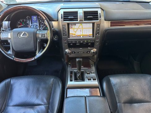 Used 2018 Lexus GX 460 Luxury w/ Preferred Accessory Package AWD/4WD image 16
