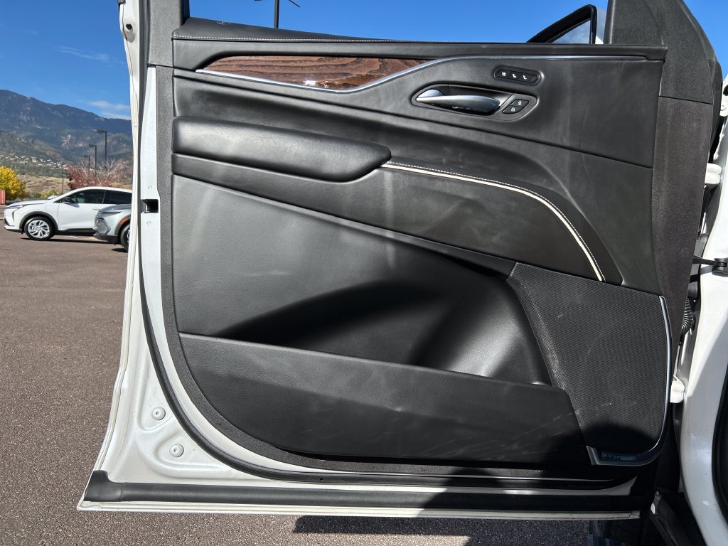 Used 2021 Cadillac Escalade Sport Platinum AWD/4WD image 34