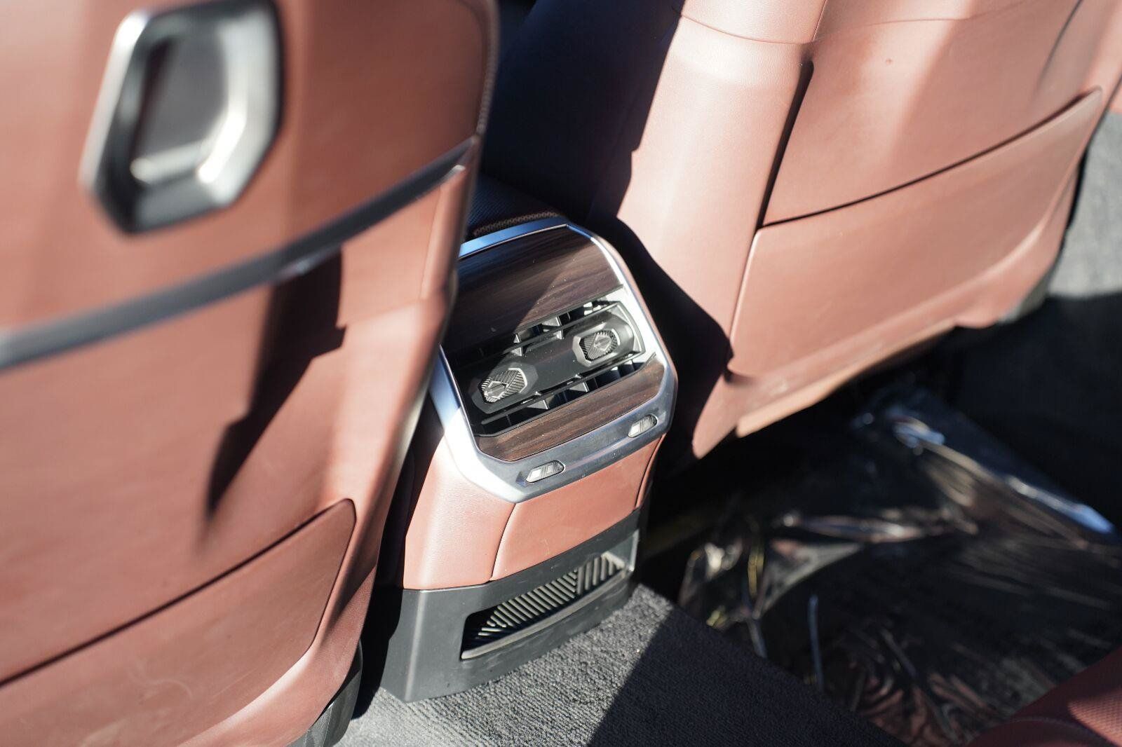 Used 2023 BMW 760i xDrive AWD/4WD image 18