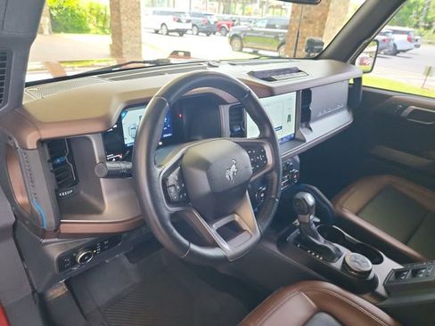 Used 2023 Ford Bronco Outer Banks w/ Sasquatch Package AWD/4WD image 10