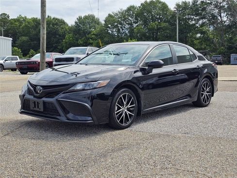 Used 2024 Toyota Camry SE w/ Blackout Package (TMS) AWD/4WD image 3