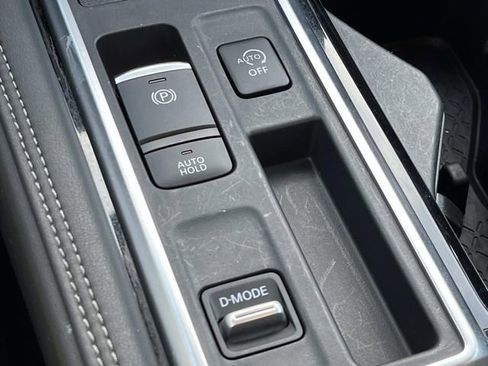 Used 2025 Nissan Pathfinder Platinum w/ Cargo Package FWD image 41
