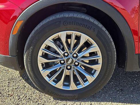 Used 2024 Cadillac XT4 Premium Luxury image 11