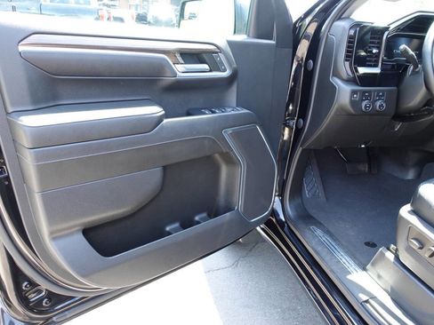 Used 2023 Chevrolet Silverado 1500 LT AWD/4WD image 16