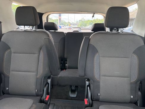 Used 2019 Chevrolet Traverse LT w/ LPO, Floor Liner Package AWD/4WD image 24