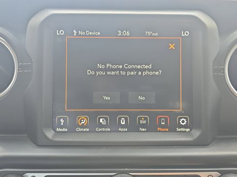 Used 2020 Jeep Gladiator Overland image 15